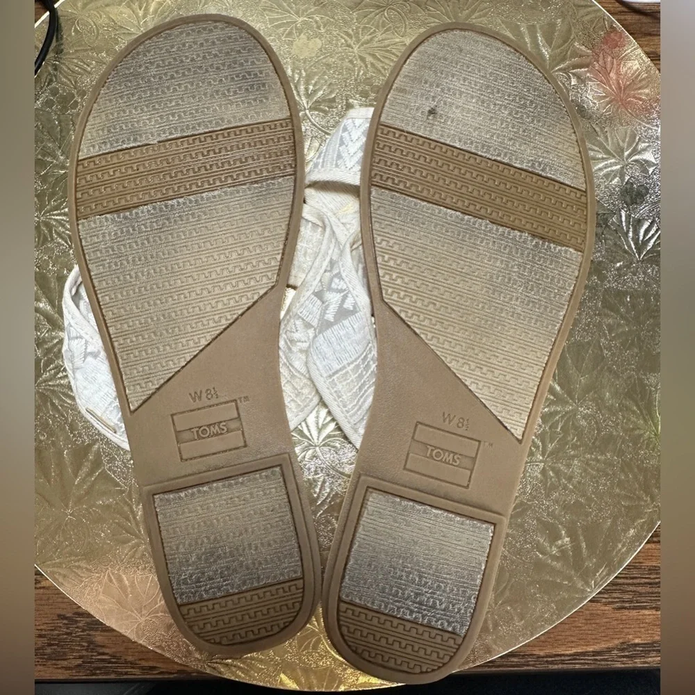 GUC TOMS Viv Natural Arrow Embroidered Mesh Sandal Women's Size‎ 8.5